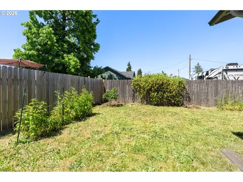 4526 Daisy St, Springfield, OR 97478 photo 28