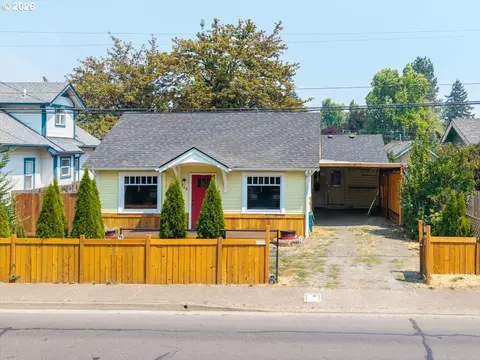 728 N 9th St, Cottage Grove, OR 97424