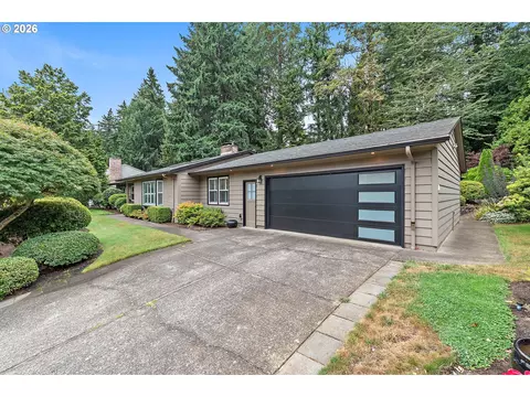2615 SW Scenic Dr, Portland, OR 97225