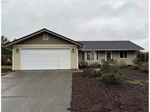 1410 Yew St, Florence, OR 97439
