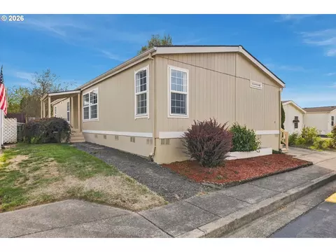 1000 S Mckern Ct, Newberg, OR 97132
