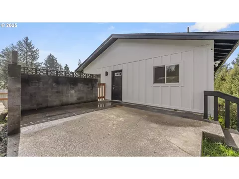 61910 Olive Barber Rd, Coos Bay, OR 97420