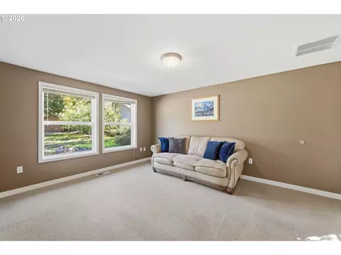 Living - 2279 Blackburn St, Eugene, OR 97405 photo 3 of 4