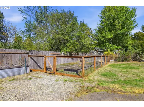 Exterior - 2279 Blackburn St, Eugene, OR 97405 photo 10 of 15