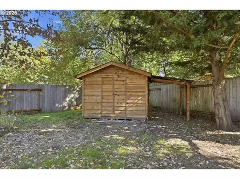 Exterior - 2279 Blackburn St, Eugene, OR 97405 photo 7 of 15