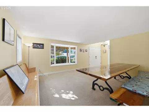 Entry Way - 2279 Blackburn St, Eugene, OR 97405 photo 2 of 4
