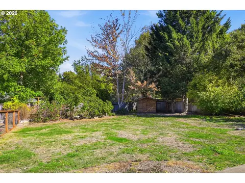 Exterior - 2279 Blackburn St, Eugene, OR 97405 photo 11 of 15