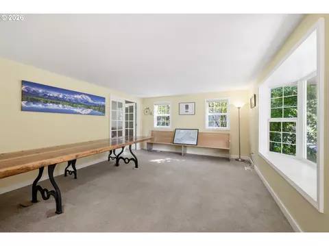 Living - 2279 Blackburn St, Eugene, OR 97405 photo 1 of 4