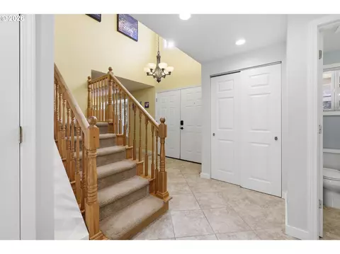 Entry Way - 2279 Blackburn St, Eugene, OR 97405 photo 1 of 4