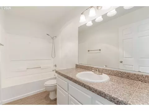 Bath - 10168 SE Talbert St, Clackamas, OR 97015 photo 3 of 3