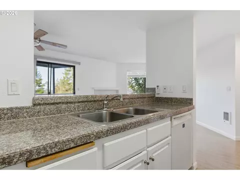 Kitchen - 10168 SE Talbert St, Clackamas, OR 97015 photo 2 of 3