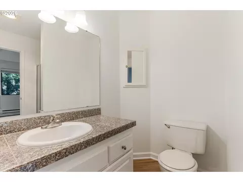 Bath - 10168 SE Talbert St, Clackamas, OR 97015 photo 2 of 3
