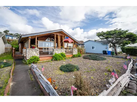 1609 NW Parker Ave, Waldport, OR 97394