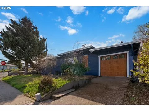 1838 E 14th St, The Dalles, OR 97058