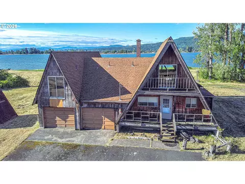 10005 River Front Rd, Clatskanie, OR 97016