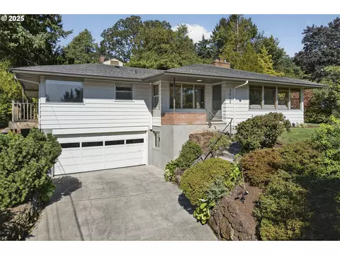 2963 SW Sunset Blvd, Portland, OR 97239