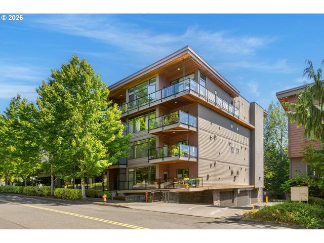 7910 SW 31st Ave #404, Portland, OR 97219