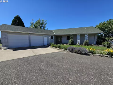 3035 E 12th St, The Dalles, OR 97058