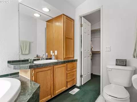 Bath - 502 SE Red Elder Dr, Corbett, OR 97019 photo 2 of 3