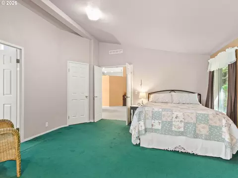 Bedroom - 502 SE Red Elder Dr, Corbett, OR 97019 photo 2 of 6