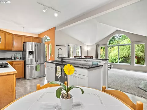Kitchen - 502 SE Red Elder Dr, Corbett, OR 97019 photo 4 of 4