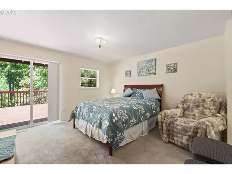 Bedroom - 3910 SEl Camino Dr, Gresham, OR 97080 photo 1 of 4