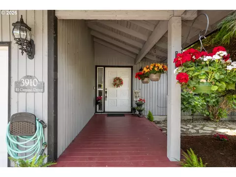 Exterior - 3910 SEl Camino Dr, Gresham, OR 97080 photo 1 of 10