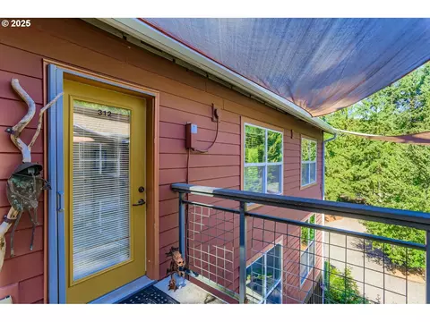 9601 NW Leahy Rd #312, Portland, OR 97229