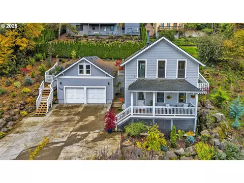 704 3rd Ave, Oregon City, OR 97045