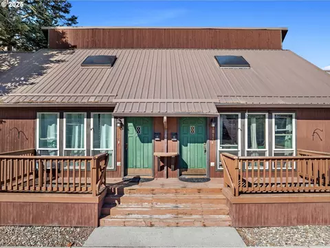 1805 East St, Baker City, OR 97814