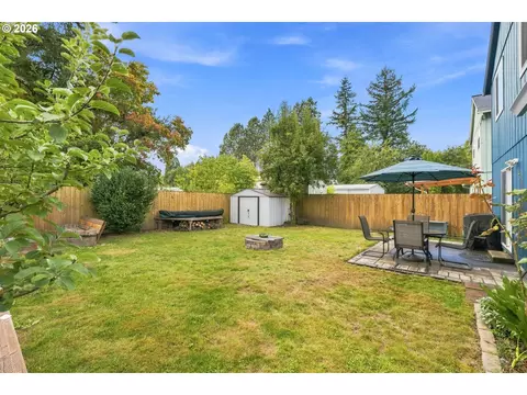 Exterior - 1336 SE La Mesa Ave, Gresham, OR 97080 photo 6 of 7