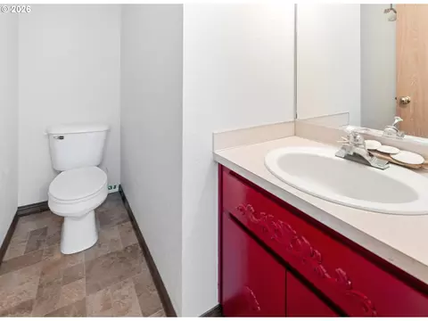 Bath - 1336 SE La Mesa Ave, Gresham, OR 97080 photo 1 of 3
