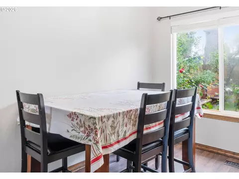 Dining - 1336 SE La Mesa Ave, Gresham, OR 97080 photo 1 of 2
