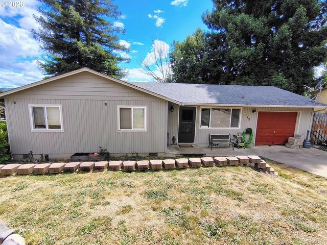 112 Laguna Ct, Roseburg, OR 97471