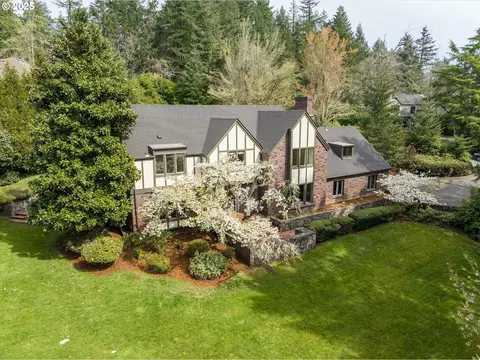 3777 Vine Maple St, Eugene, OR 97405
