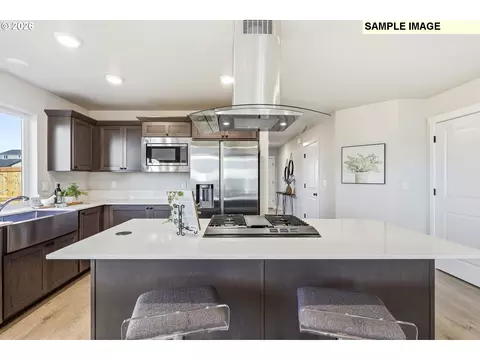Kitchen - 577 Taft St, Umatilla, OR 97882 photo 3 of 4