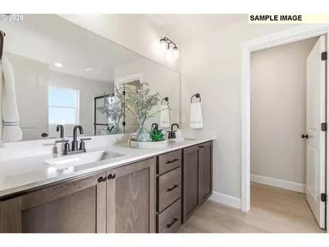 Bath - 577 Taft St, Umatilla, OR 97882 photo 1 of 5