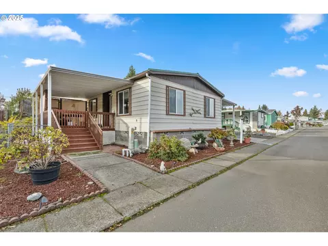 125 SEstate Loop, Winston, OR 97496