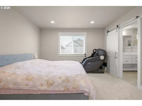 Bedroom - 1536 Alsea Dr, Eugene, OR 97408 photo 1 of 5