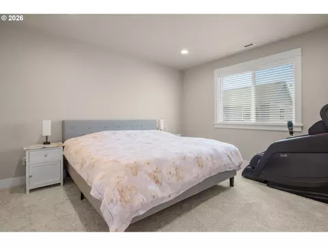 Bedroom - 1536 Alsea Dr, Eugene, OR 97408 photo 2 of 5