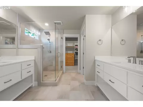Bath - 1536 Alsea Dr, Eugene, OR 97408 photo 1 of 5