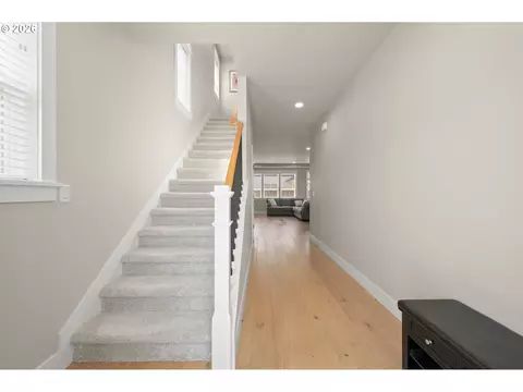 Entry Way - 1536 Alsea Dr, Eugene, OR 97408 photo 1 of 2