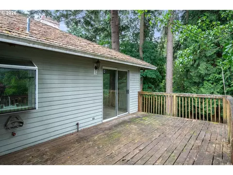 Exterior - 1494 NW 15th St, Gresham, OR 97030 photo 3 of 8