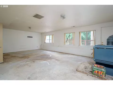 Living - 1494 NW 15th St, Gresham, OR 97030 photo 14 of 14