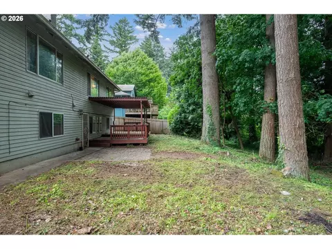 Exterior - 1494 NW 15th St, Gresham, OR 97030 photo 5 of 8