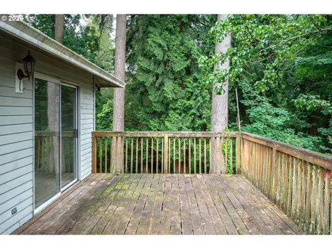 Exterior - 1494 NW 15th St, Gresham, OR 97030 photo 4 of 8
