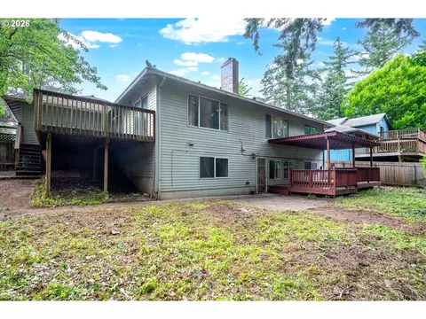 Exterior - 1494 NW 15th St, Gresham, OR 97030 photo 6 of 8