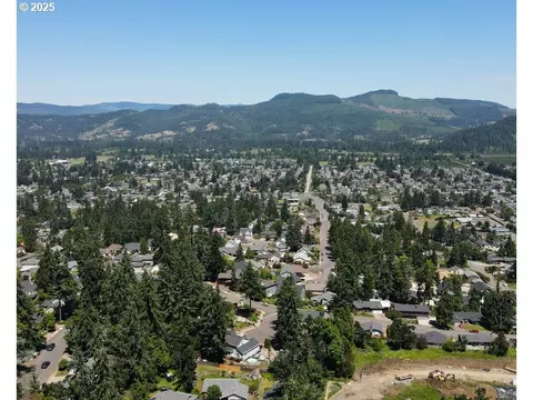 S 69th Pl, Springfield, OR 97478 photo 9