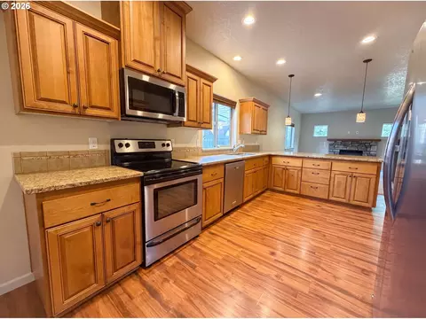 Kitchen - 2817 SE Condor Ave, Gresham, OR 97080 photo 3 of 3