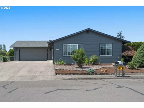 1517 N Locust St, Canby, OR 97013